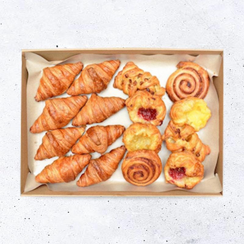 CM PASTRY PLATTER (16 pieces)